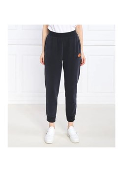 Armani Exchange Spodnie dresowe | Regular Fit ze sklepu Gomez Fashion Store w kategorii Spodnie damskie - zdjęcie 184947574