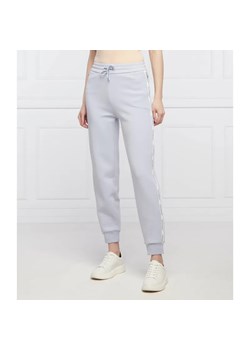 Emporio Armani Spodnie dresowe | Regular Fit ze sklepu Gomez Fashion Store w kategorii Spodnie damskie - zdjęcie 184947660