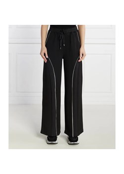 Liu Jo Sport Spodnie dresowe | Regular Fit ze sklepu Gomez Fashion Store w kategorii Spodnie damskie - zdjęcie 184947712