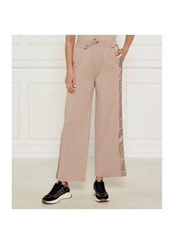 BOSS BLACK Spodnie dresowe Cosmo | Regular Fit ze sklepu Gomez Fashion Store w kategorii Spodnie damskie - zdjęcie 184948034