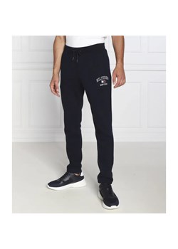 Tommy Hilfiger Spodnie dresowe | Regular Fit ze sklepu Gomez Fashion Store w kategorii Spodnie męskie - zdjęcie 184948104