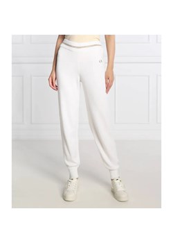 Armani Exchange Spodnie dzianinowe | Regular Fit | z dodatkiem wełny ze sklepu Gomez Fashion Store w kategorii Spodnie damskie - zdjęcie 184948150