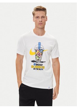 Nike T-Shirt HJ0770 Biały Regular Fit - id: 0000305399243 - marki Nike - 184949890 Nike T-Shirt HJ0770 Biały Regular Fit ze sklepu MODIVO w kategorii T-shirty męskie - zdjęcie 184949890