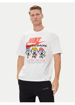 Nike T-Shirt HJ0754 Biały Regular Fit ze sklepu MODIVO w kategorii T-shirty męskie - zdjęcie 184949901