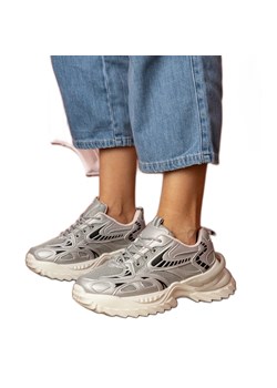 Srebrne sneakersy sportowe na stylowej podeszwie srebrny ze sklepu ButyModne.pl w kategorii Buty sportowe damskie - zdjęcie 184957282