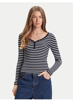 Tommy Jeans Bluzka Henley DW0DW20903 Granatowy Slim Fit ze sklepu MODIVO w kategorii Bluzki damskie - zdjęcie 184957461