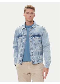 Tommy Jeans Kurtka jeansowa Ryan DM0DM21242 Niebieski Regular Fit ze sklepu MODIVO w kategorii Kurtki męskie - zdjęcie 184959334
