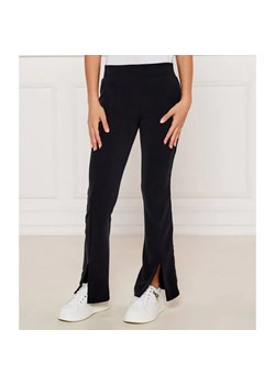EA7 Spodnie dresowe | flare fit ze sklepu Gomez Fashion Store w kategorii Spodnie dziewczęce - zdjęcie 184959711