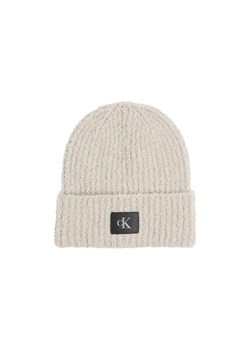 Calvin Klein Jeans Czapka HARDWARE | z dodatkiem wełny ze sklepu Gomez Fashion Store w kategorii Czapki zimowe damskie - zdjęcie 184965220