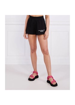 Calvin Klein Jeans Szorty | Regular Fit ze sklepu Gomez Fashion Store w kategorii Szorty - zdjęcie 184970914