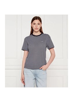 GUESS T-shirt SARA | Loose fit ze sklepu Gomez Fashion Store w kategorii Bluzki damskie - zdjęcie 184974501
