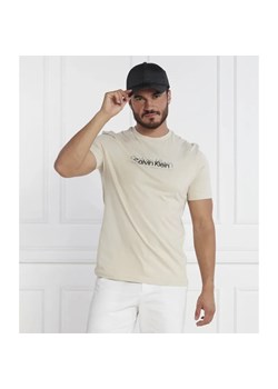 Calvin Klein T-shirt DOUBLE FLOCK LOGO | Regular Fit ze sklepu Gomez Fashion Store w kategorii T-shirty męskie - zdjęcie 184982893