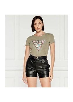 GUESS T-shirt CHERRY FLOWER | Slim Fit ze sklepu Gomez Fashion Store w kategorii Bluzki damskie - zdjęcie 184992094