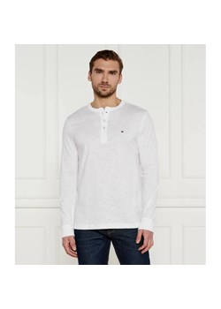 Tommy Hilfiger Longsleeve HENLEY | Regular Fit ze sklepu Gomez Fashion Store w kategorii T-shirty męskie - zdjęcie 184996474