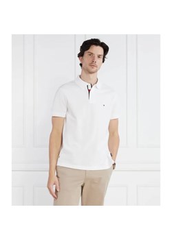 Tommy Hilfiger Polo FLAG UNDER PLACKET | Slim Fit ze sklepu Gomez Fashion Store w kategorii T-shirty męskie - zdjęcie 184999223