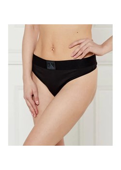 Calvin Klein Underwear Stringi ze sklepu Gomez Fashion Store w kategorii Majtki damskie - zdjęcie 185001143