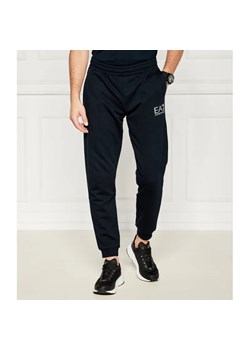 EA7 Spodnie dresowe | Regular Fit ze sklepu Gomez Fashion Store w kategorii Spodnie męskie - zdjęcie 185001600