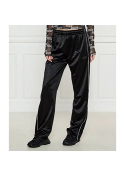 HUGO Spodnie dresowe Neannet | flare fit ze sklepu Gomez Fashion Store w kategorii Spodnie damskie - zdjęcie 185001654