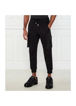 Dsquared2 Spodnie dresowe Cargo Cypro | Regular Fit ze sklepu Gomez Fashion Store w kategorii Spodnie męskie - zdjęcie 185001713