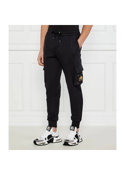 Moose Knuckles Spodnie jogger | Regular Fit ze sklepu Gomez Fashion Store w kategorii Spodnie męskie - zdjęcie 185001932