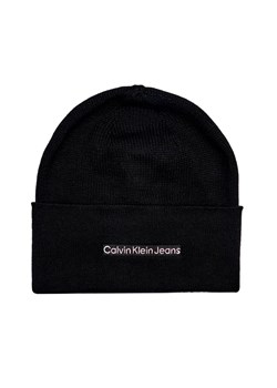 Calvin Klein Jeans Czapka INST EMBRO ze sklepu Gomez Fashion Store w kategorii Czapki zimowe damskie - zdjęcie 185002320