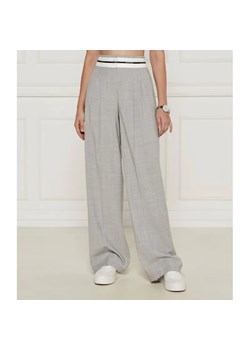 Marc Cain Spodnie | flare fit | z dodatkiem wełny ze sklepu Gomez Fashion Store w kategorii Spodnie damskie - zdjęcie 185002742