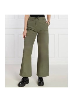 Calvin Klein Jeans Spodnie | Regular Fit ze sklepu Gomez Fashion Store w kategorii Spodnie damskie - zdjęcie 185003641