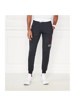 EA7 Spodnie dresowe | Regular Fit ze sklepu Gomez Fashion Store w kategorii Spodnie męskie - zdjęcie 185004340