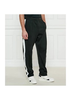 Armani Exchange Spodnie dresowe | Regular Fit ze sklepu Gomez Fashion Store w kategorii Spodnie męskie - zdjęcie 185005053