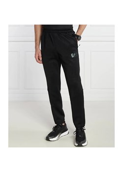 EA7 Spodnie dresowe | Regular Fit ze sklepu Gomez Fashion Store w kategorii Spodnie męskie - zdjęcie 185005200