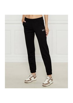 EA7 Spodnie dresowe | Regular Fit ze sklepu Gomez Fashion Store w kategorii Spodnie damskie - zdjęcie 185005264