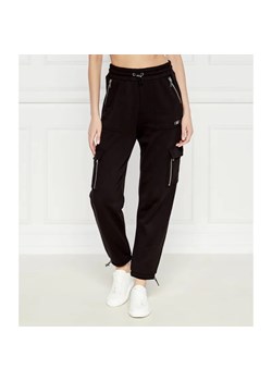 Michael Kors Spodnie jogger | Regular Fit ze sklepu Gomez Fashion Store w kategorii Spodnie damskie - zdjęcie 185005541