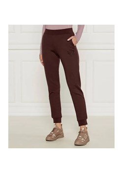EA7 Spodnie dresowe | Slim Fit ze sklepu Gomez Fashion Store w kategorii Spodnie damskie - zdjęcie 185005570