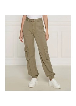 GUESS Spodnie KATRIN | Regular Fit ze sklepu Gomez Fashion Store w kategorii Spodnie damskie - zdjęcie 185005640