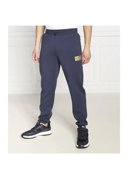 EA7 Spodnie dresowe | Regular Fit ze sklepu Gomez Fashion Store w kategorii Spodnie męskie - zdjęcie 185005902