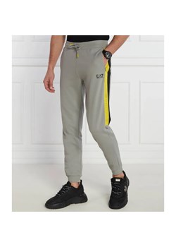 EA7 Spodnie dresowe | Regular Fit ze sklepu Gomez Fashion Store w kategorii Spodnie męskie - zdjęcie 185006432