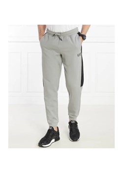 EA7 Spodnie dresowe | Regular Fit ze sklepu Gomez Fashion Store w kategorii Spodnie męskie - zdjęcie 185006800
