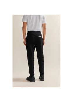 BOSS BLACK Spodnie dresowe Lamont 66 | Loose fit ze sklepu Gomez Fashion Store w kategorii Spodnie męskie - zdjęcie 185007111
