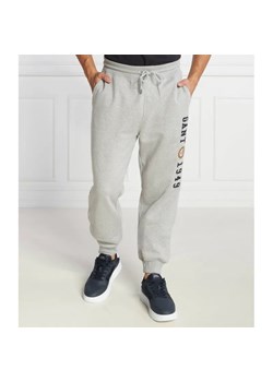 Gant Spodnie dresowe CREST | Regular Fit ze sklepu Gomez Fashion Store w kategorii Spodnie męskie - zdjęcie 185007381