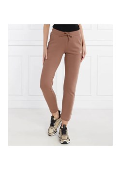 EA7 Spodnie dresowe | Regular Fit ze sklepu Gomez Fashion Store w kategorii Spodnie damskie - zdjęcie 185007880