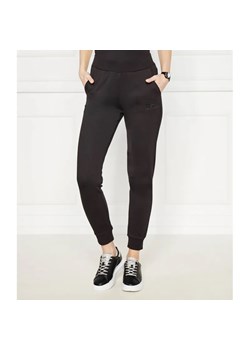 EA7 Spodnie dresowe | Regular Fit ze sklepu Gomez Fashion Store w kategorii Spodnie damskie - zdjęcie 185008281
