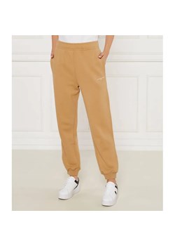 Tommy Hilfiger Spodnie dresowe | Regular Fit ze sklepu Gomez Fashion Store w kategorii Spodnie damskie - zdjęcie 185008720