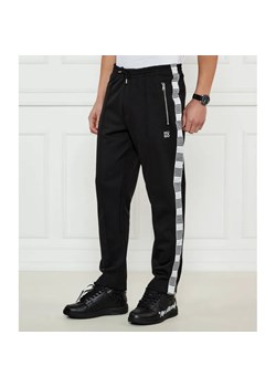 HUGO Spodnie dresowe Deyami | Relaxed fit ze sklepu Gomez Fashion Store w kategorii Spodnie męskie - zdjęcie 185009623