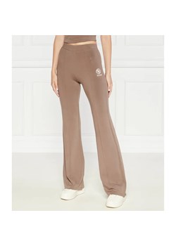 GUESS ACTIVE Spodnie dresowe ELA | Slim Fit ze sklepu Gomez Fashion Store w kategorii Spodnie damskie - zdjęcie 185009692