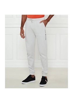 Tommy Hilfiger Spodnie dresowe | Regular Fit ze sklepu Gomez Fashion Store w kategorii Spodnie męskie - zdjęcie 185009913