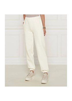 Calvin Klein Jeans Spodnie dresowe | Regular Fit ze sklepu Gomez Fashion Store w kategorii Spodnie damskie - zdjęcie 185010183