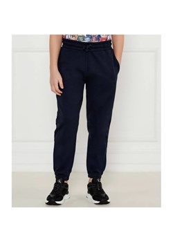 Guess Spodnie dresowe | Regular Fit ze sklepu Gomez Fashion Store w kategorii Spodnie chłopięce - zdjęcie 185010372