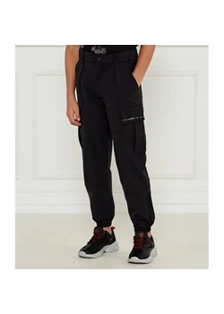HUGO KIDS Spodnie | Loose fit ze sklepu Gomez Fashion Store w kategorii Spodnie chłopięce - zdjęcie 185010373