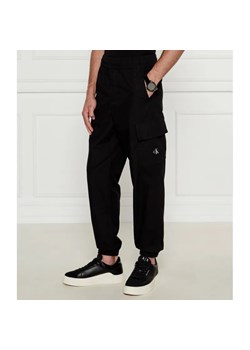 Calvin Klein Jeans Spodnie jogger | Regular Fit ze sklepu Gomez Fashion Store w kategorii Spodnie męskie - zdjęcie 185010903