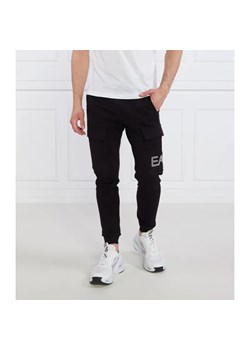 EA7 Spodnie dresowe | Regular Fit ze sklepu Gomez Fashion Store w kategorii Spodnie męskie - zdjęcie 185010931
